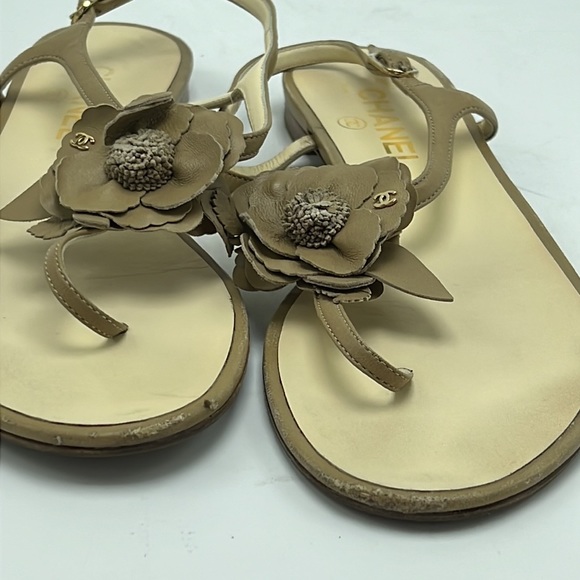 Chanel Camelia thong sandals leather floral cream soft size 8.5 (38.5) - Picture 2 of 6